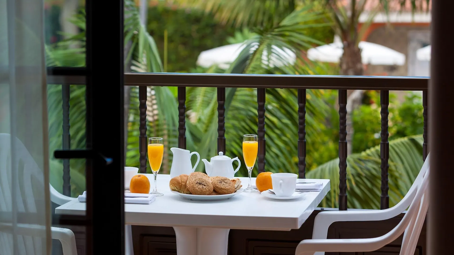 Apartamentos Ambassador Puerto de la Cruz  Puerto de la Cruz (Tenerife)