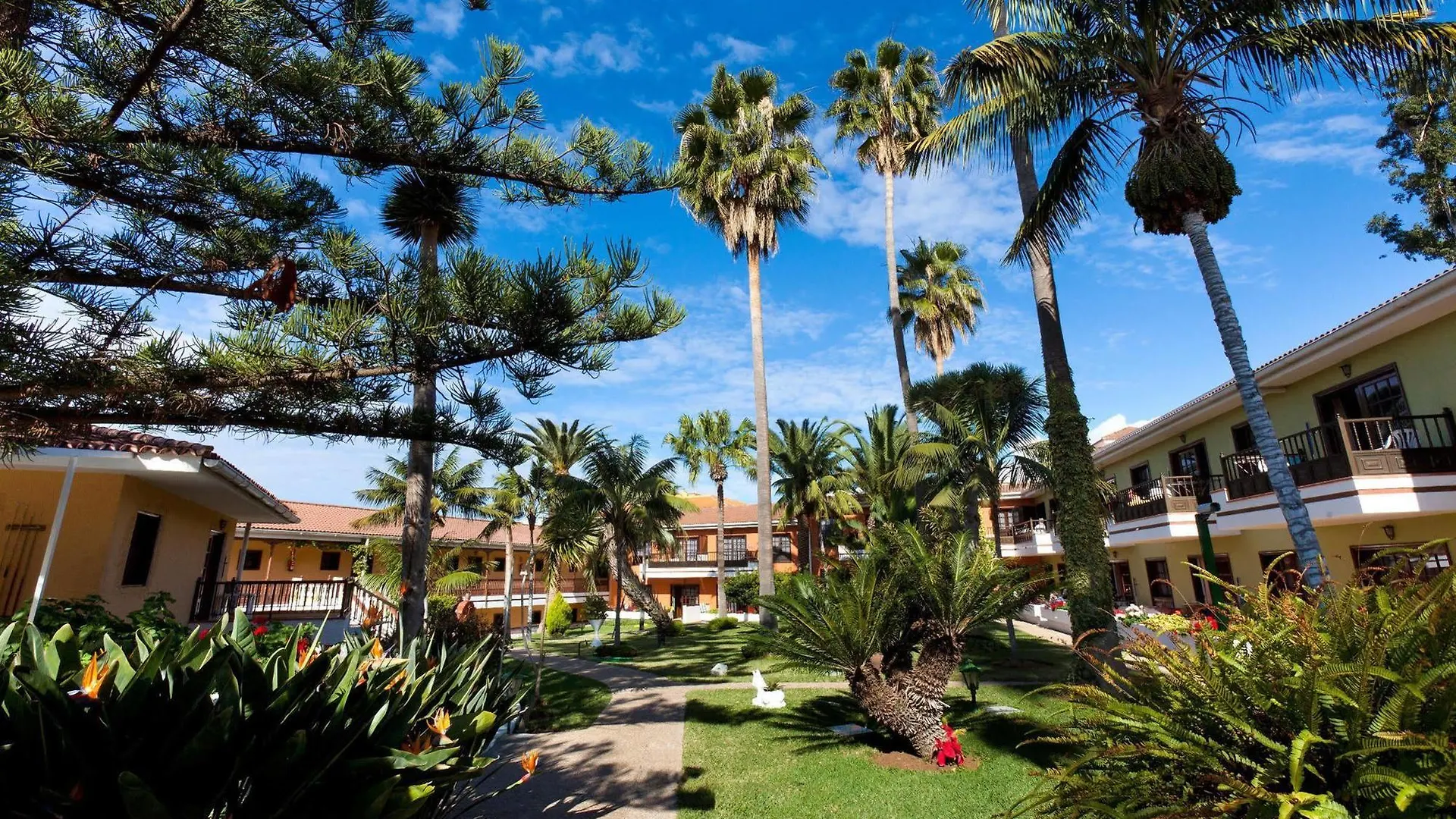 Apartamentos Ambassador Puerto de la Cruz  Hotel Puerto de la Cruz (Tenerife)